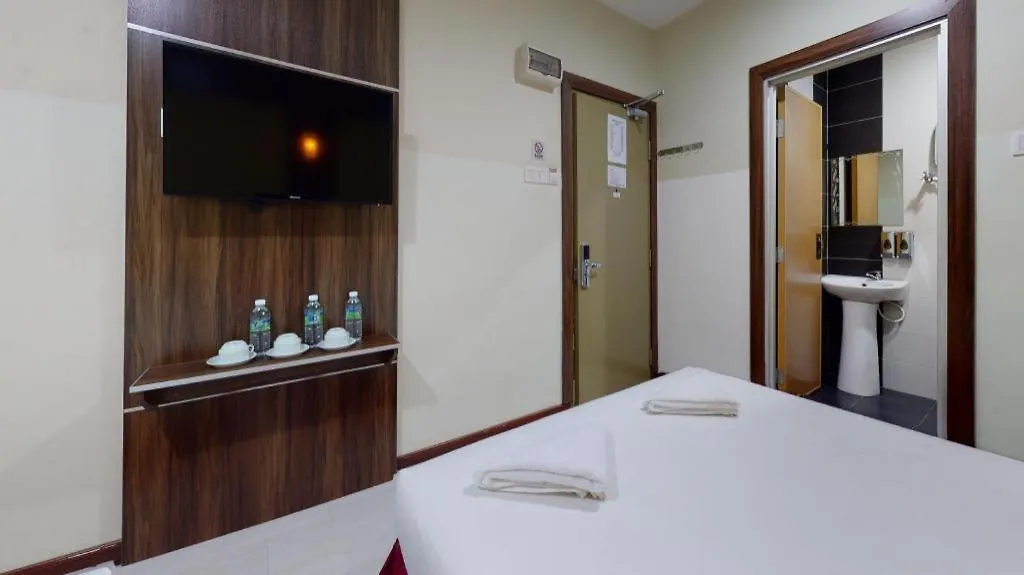 Golden Night Hotel Subang Jaya 2*,