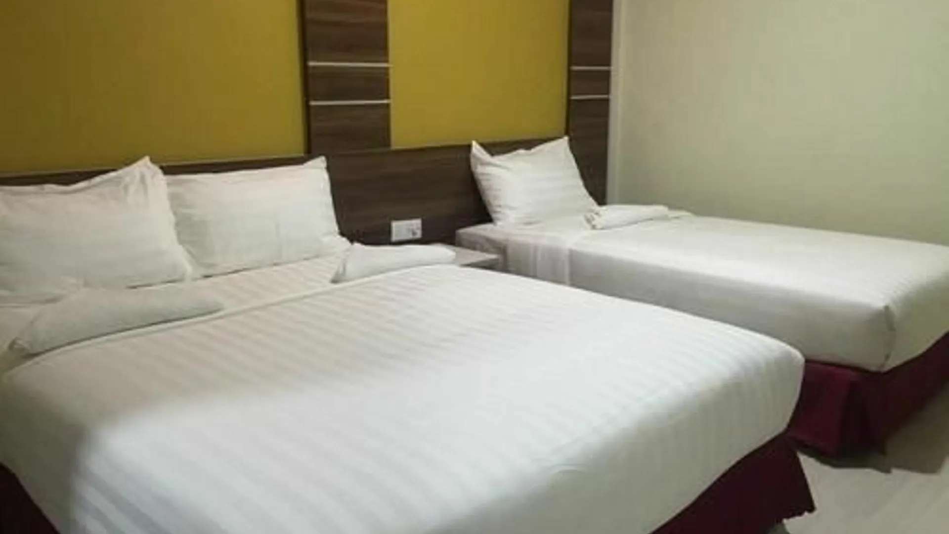 Golden Night Hotel Subang Jaya 2*,