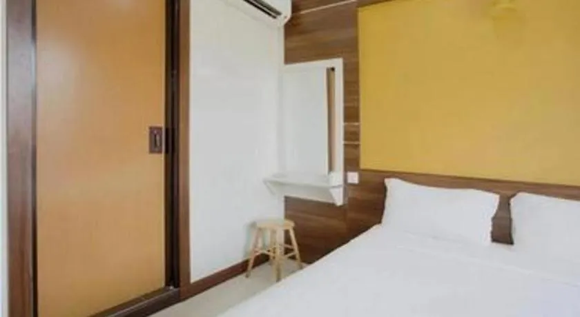 Golden Night Hotel Subang Jaya 2*,