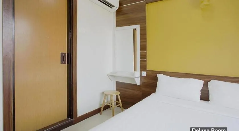 Golden Night Hotel Subang Jaya 2*,